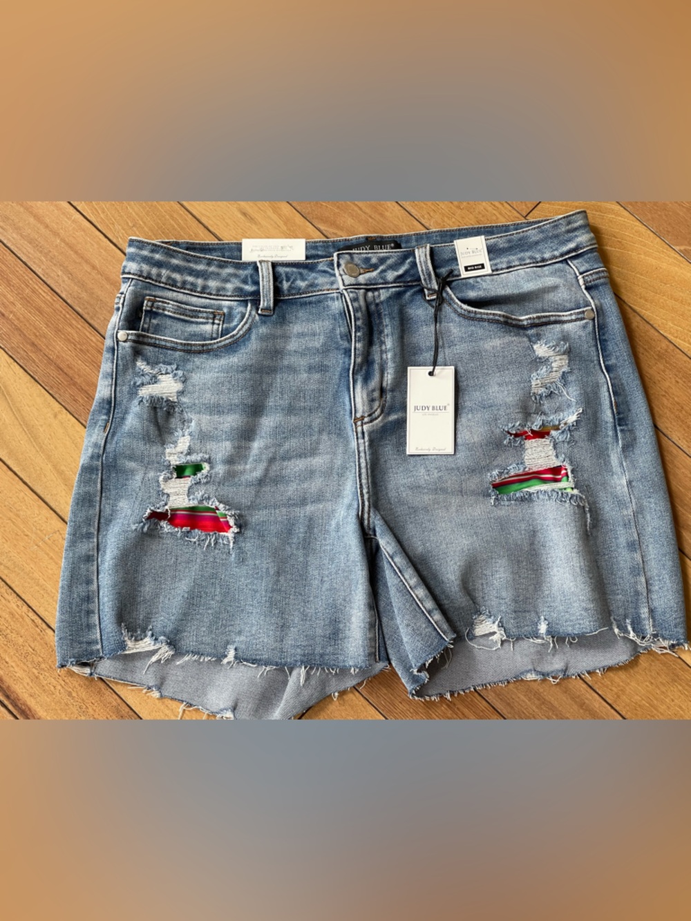 Judy Blue Plus Sz 2XL Serape Patch Distressed Denim Shorts Mid Rise Raw Hem NWT - Picture 2 of 14